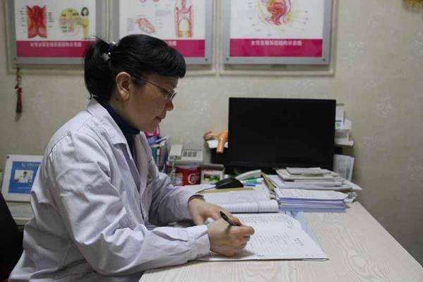 長沙長江醫院技術如何 喜獲二胎如愿做“女兒奴”