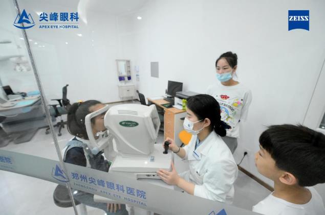 鄭州尖峰眼科醫院引入蔡司高端驗配設備,成立鄭州首家蔡司視覺專賣店