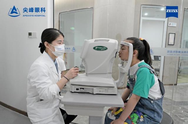 鄭州尖峰眼科醫院引入蔡司高端驗配設備,成立鄭州首家蔡司視覺專賣店