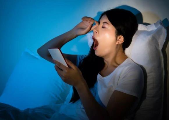長期熬夜對身體會造成哪些危害?晚上超過幾點沒睡才算熬夜?