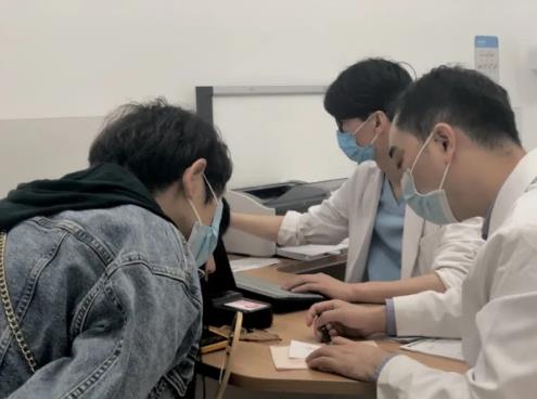 溫情時刻:這封1000字感謝信是對西安國際醫學中心整形醫院孫峰醫生的信任與期許