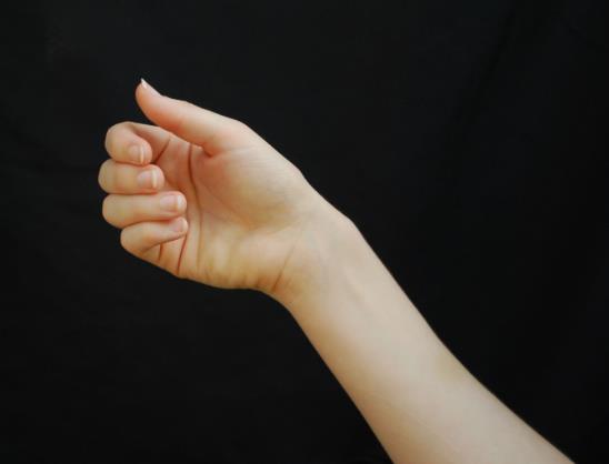 汗皰疹可以用針挑破嗎?夏天手上長小水泡癢怎么治?