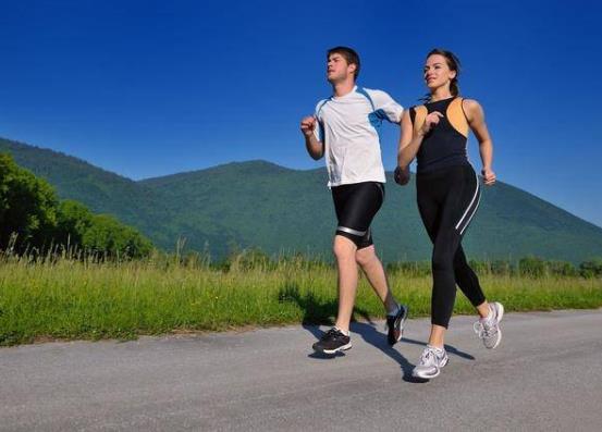 穿著護腰跑步有什么效果?長跑戴護膝還是髕骨帶?