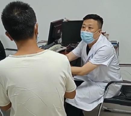 為什么男性白癜風更容易擴散?新軍都醫院男性白癜風診療專家趙河臣主任總結了這些原因