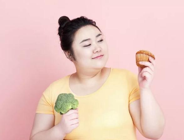 為什么有些人吃的不多也會胖?減肥時如何科學地控制飲食?