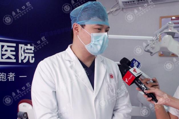 廣州種植牙醫院高齡老人也可當天種牙當天用!廣東省愛牙工程公益執種機構廣大口腔精種好牙