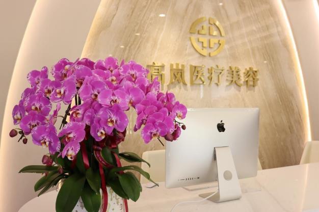 假體豐胸多少錢(qián)?大連高嵐醫(yī)美王大太院長(zhǎng)案例