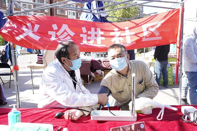 領航智民|愛心進社區 義診暖人心