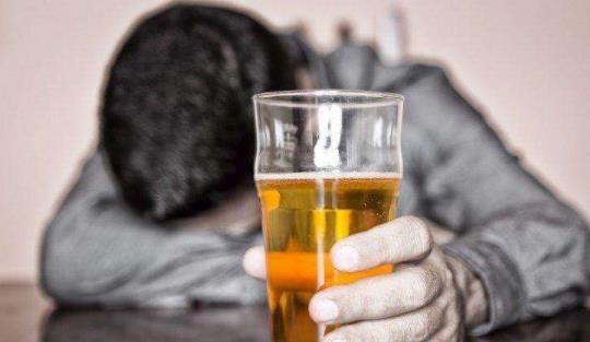 過量飲酒容易導(dǎo)致患皮膚癌