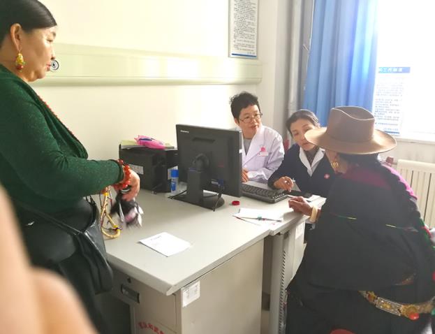 非公醫療機構成為健康扶貧新力量 五洲婦兒醫院專家赴玉樹幫扶