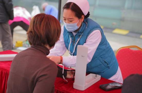 弘揚雷鋒精神南京京科醫院社區義診送健康