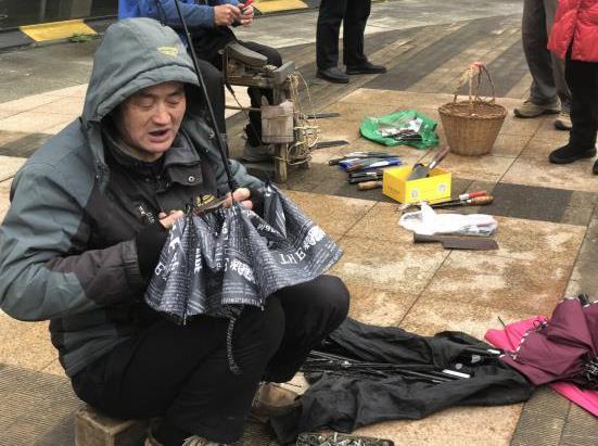 弘揚雷鋒精神南京京科醫院社區義診送健康