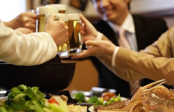 “解酒藥”真的能解酒嗎 聚會喝醉了吃什么醒酒 能醒酒的水果