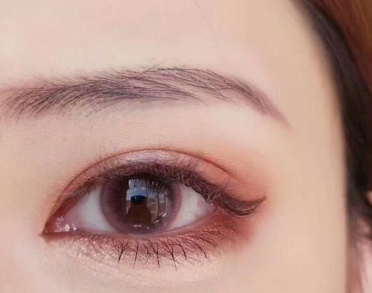 美瞳的顏色是怎么弄上去的?不常戴的美瞳怎么保存