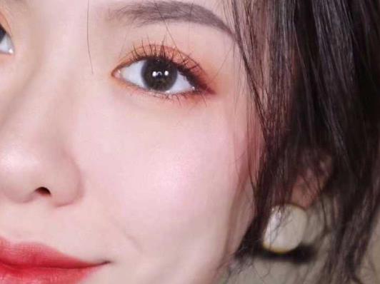 拼多多美瞳為什么那么便宜?美瞳度數買低了有影響嗎?