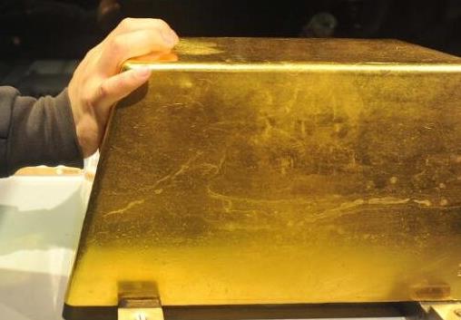 世界上最大的金磚,重達220公斤的金磚全是錢