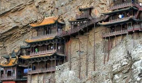 世界上最危險的寺廟 恒山懸空寺立于懸崖峭壁間