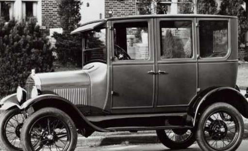 世界上最早的警車 1903年出現于美國