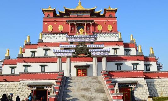 世界最珍貴的室內墓群 靈塔由黃金、翡翠等珠寶鑲嵌裝飾