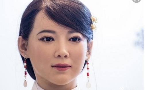 中國最美機(jī)器人 佳佳竟被問是否有男朋友