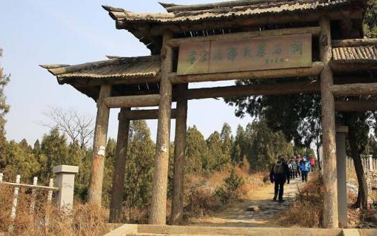 中國(guó)最古老的房屋建筑 孝堂山郭氏墓石祠距今已有1900年左右