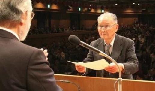 全球年紀最大的大學畢業(yè)生 日本96歲老翁還上大學