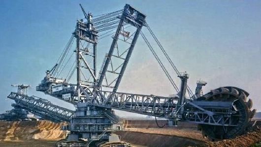 世界上最大的挖掘機 Bagger 288長220米/高96米/重135000噸