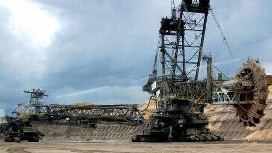 世界上最大的挖掘機 Bagger 288長220米/高96米/重135000噸