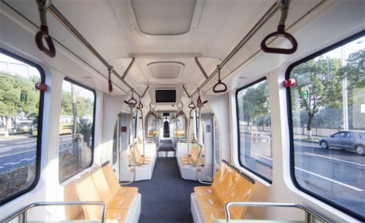 世界上第一輛無人駕駛的輕軌列車 2002年亮相威爾士