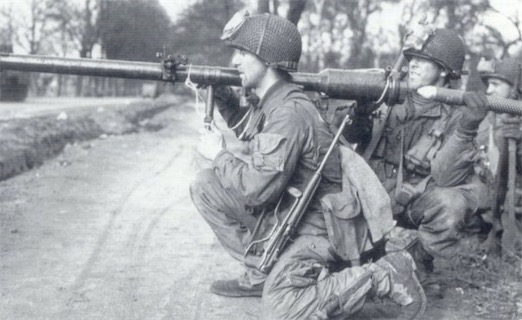 最早的無坐力炮 由美國海軍少校戴維斯在1914年發明