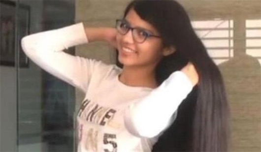 世界上頭發(fā)最長(zhǎng)的青少年 印度16歲女孩頭發(fā)長(zhǎng)達(dá)170.5厘米