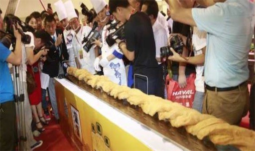 世界上最長的油條 中國美食節現3.72米油條
