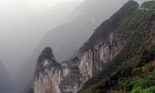 重慶市的最高點(diǎn) 陰條嶺海拔2886米