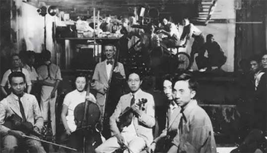 中國(guó)第一部音樂(lè)喜劇故事片 1935年電通公司推出了《都市風(fēng)光》