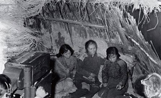 中國第一部電視劇 1958年上映的《一口菜餅子》