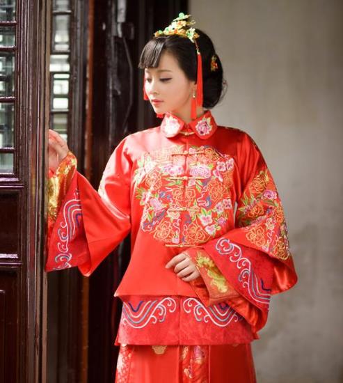 敬酒的時候可以穿秀禾服嗎?秀禾服能不能穿別人穿過的