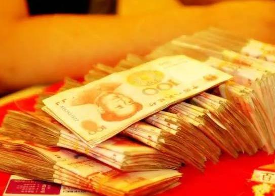 男友說先領證一起貸款再給彩禮合適嗎?可以給男朋友借錢當彩禮嗎?