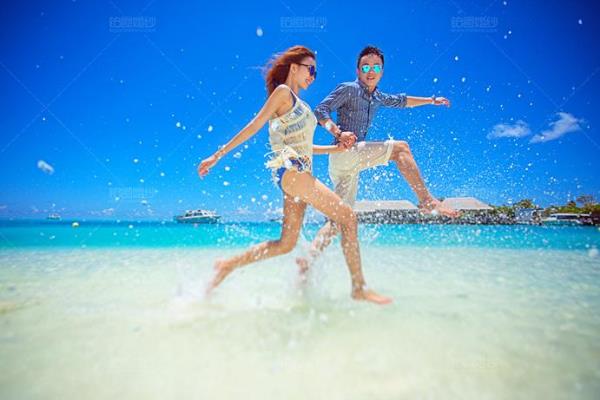 定點(diǎn)拍攝嗎?誘導(dǎo)好評(píng)嗎?鉑爵旅拍教您選擇靠譜的婚紗旅拍公司