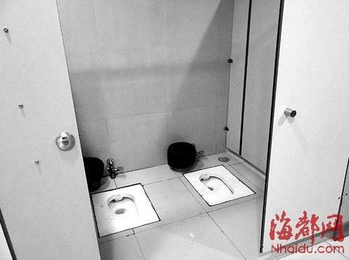 情侶坑基情無限:網友曝福建莆田火車站男廁現“情侶間”