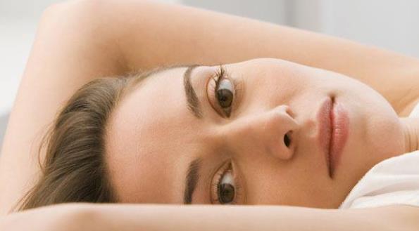 些產(chǎn)婦們的睡眠質(zhì)量很不好 4個產(chǎn)后睡眠不好改善方法