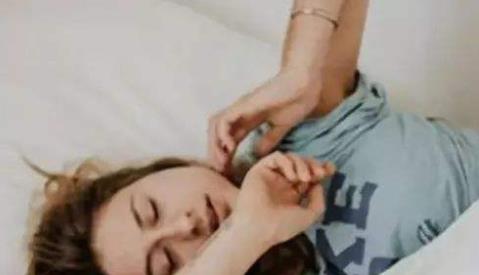 產后豐胸顯得尤為重要 4部美胸操升杯不是問題