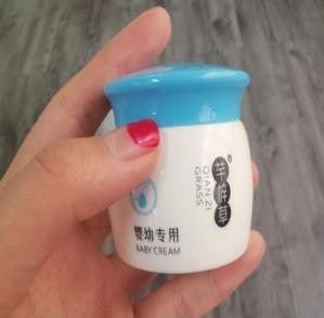 治療寶寶濕疹最有效的方法,媽媽圈追捧的芊梓草霜!