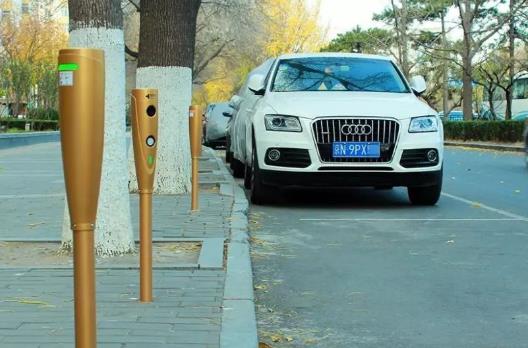 叫拖車拖別人的車誰(shuí)付錢?有人亂停車可以叫交警拖車嗎