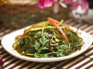 中年男人脫發(fā)主要有著這4大原因 推薦黑芝麻生發(fā)食療法