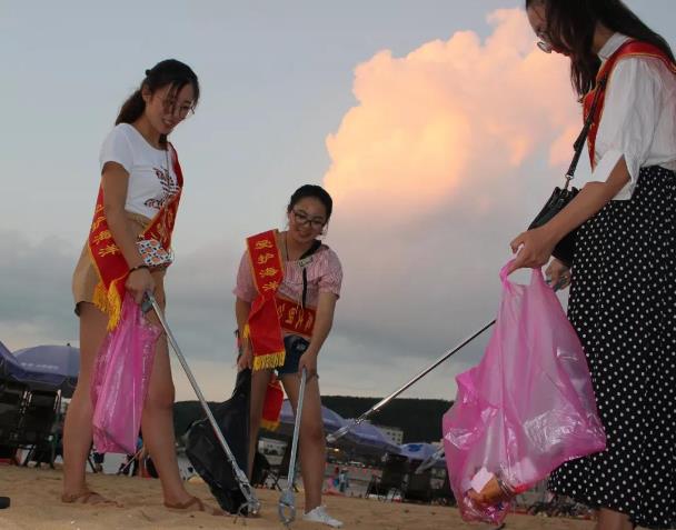 “愛護(hù)沙灘、保護(hù)海洋” 威海曙光中醫(yī)院在行動!