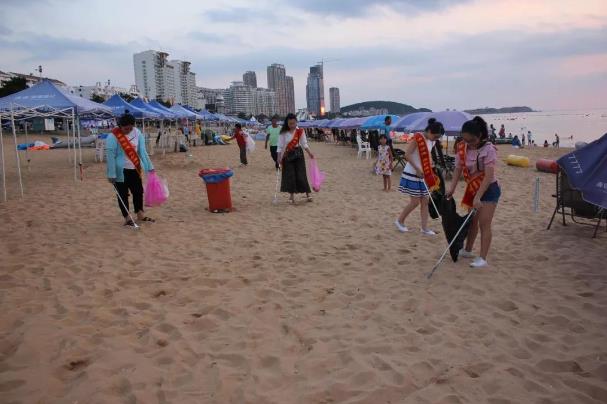“愛護(hù)沙灘、保護(hù)海洋” 威海曙光中醫(yī)院在行動!