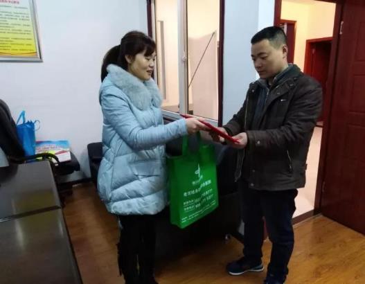 重慶金易醫院攜手街道社區聯合舉辦三八婦女節活動