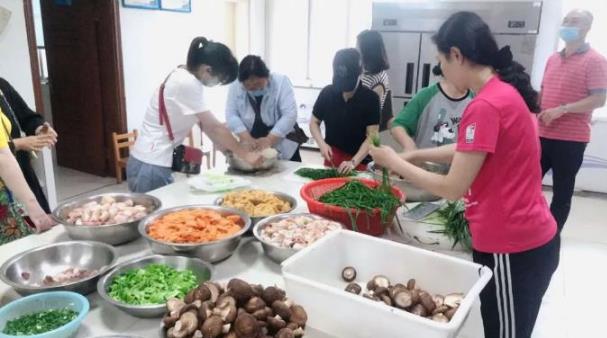 岳陽瑪麗亞婦產醫院走進市兒童福利院獻愛心·送溫暖活動