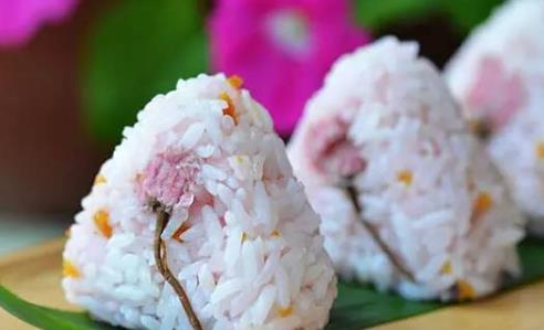 三角飯團(tuán)怎么捏才好?做飯團(tuán)需要什么材料?