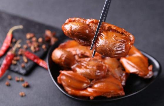 新熬的鹵水為什么會(huì)苦?鹵水怎么做才不會(huì)變黑?
